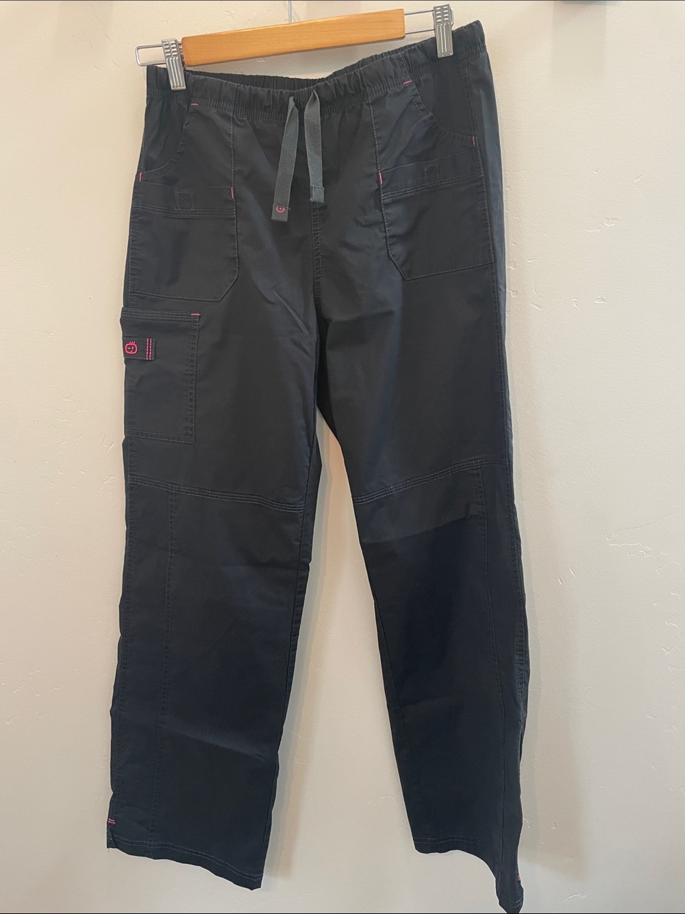 WonderWink Women’s Black Cargo Scrub Pants with Pink Accents